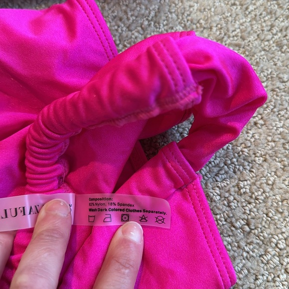 162 NWT ZAFUL One Shoulder Twisted Ruched High Cut Bandeau Bikini - Size: Medium - Picture 5 of 5